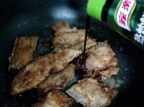 加入热炒鲜露。