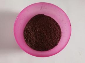 取几块奥利奥饼干用料理机打成粉末备用