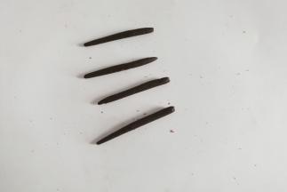 再把圆条分割成四份