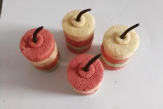 依次做完剩下的爆竹蛋糕