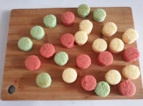 依次刻好所有小圆片