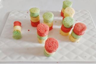 然后继续用奶油粘起来