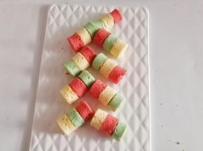 粘好后摆成爆竹挂，也美美哒
