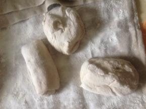 取出面团 分成三份 醒15分钟