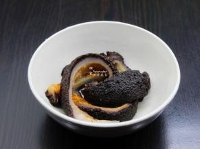 红极参解冻，洗净；
