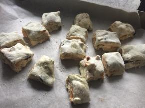 趁热切件，不然冷却后切的比较费劲