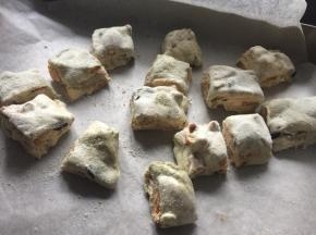 趁热切件，不然冷却后切的比较费劲