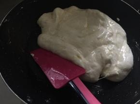 全程都是小火，不是翻动棉花糖至完全融化