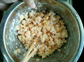 再加适量水，拌匀。