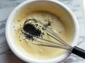 再加入黑芝麻。