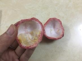 拨掉里面那层薄薄的衣