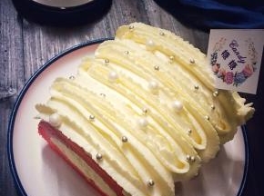 简单放上糖珠装饰表面