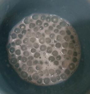 倒入西米中混合均匀。