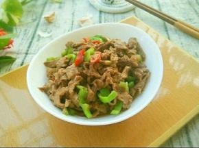 牛肉很嫩，又有点辣，下饭。