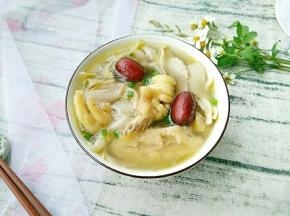 装碗，撒上葱花。