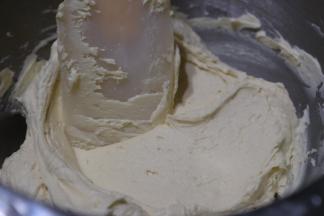 拌匀。（翻来翻去压一压）