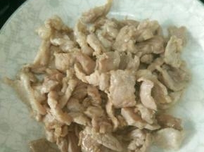 变色后盛出来。