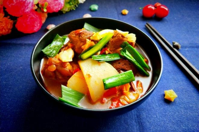 年菜  红红火火过大年&白萝卜猪血炖羊肉