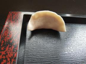 包好，放入托盘。