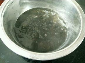 另起炉灶，把紫菜也煮好。