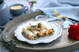 春饼卷合菜的成品图。