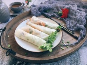春饼卷合菜的成品图。