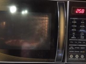放入微波炉高火再加热3分钟