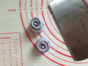 从中间切开，整理一下切口