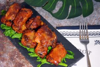 具体烘烤时间看你排骨切的块大小来定，可以适当延长5至10分钟