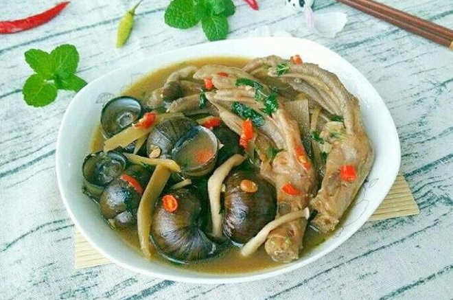 田螺鸭爪煲