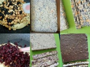 芝麻口味和蔓越莓口味的其他步骤同原味的一样，只是再放坚果的时候不同而已