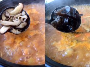 再放入香菇片和木耳，大火煮开。