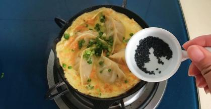 撒上黑芝麻即可关火