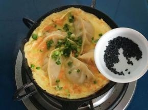 撒上黑芝麻即可关火