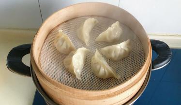 这时候饺子已经蒸熟了
