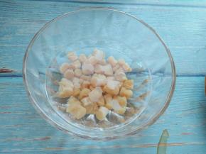 干贝放水里浸泡30分钟