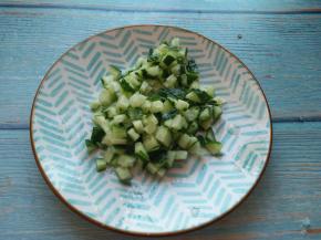 黄瓜切丁