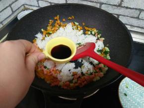 生抽，炒匀即可