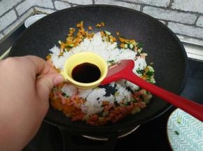 生抽，炒匀即可