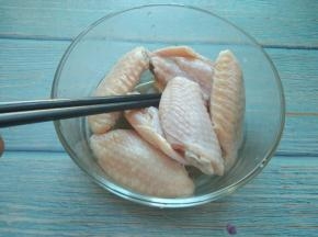 拌匀，腌制15分钟