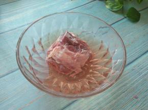 牛肉先浸泡两个小时，泡出血水