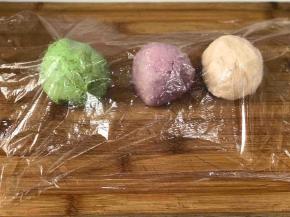 10，盖上保鲜膜醒20分钟