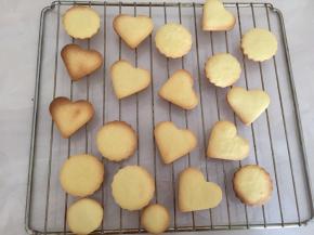 出炉后在烤网上晾凉