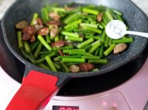 根据个人口味加入盐。块翻炒。