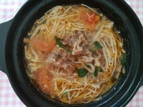 出锅撒点绿色即可。