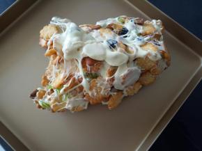 取出来放入不粘烤盘中开始整形