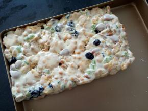 揉匀后开始整形，尽量整平整一些