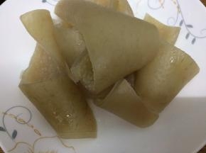 然后捞出用温水冲洗一下