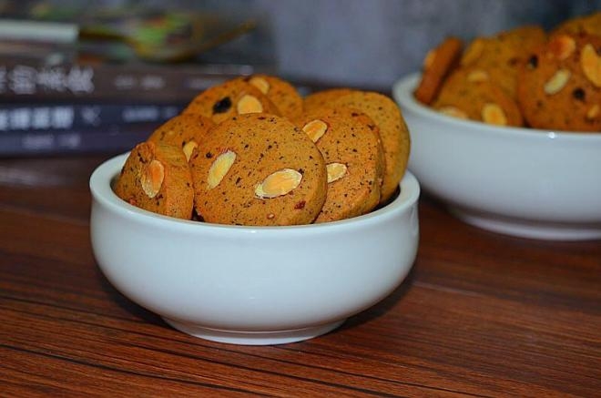 咖啡粒粒杏仁饼