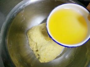 放一点油